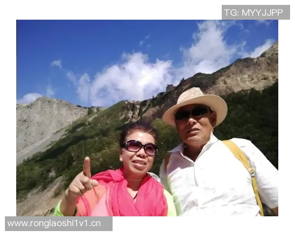 攀登人生的巅峰:周芳与深度对话的启示与反思 攀登人生的巅峰:周芳与深度对话的启示与反思